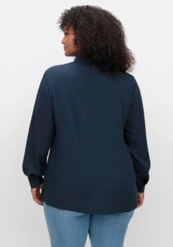 Sheego Twillbluse Mit Wordingprint Am Ärmelsaum 6 Sheego Twillbluse Mit Wordingprint Am Ärmelsaum -Shego Kleidung Geschaft 15012700035 04WOL 02 SH